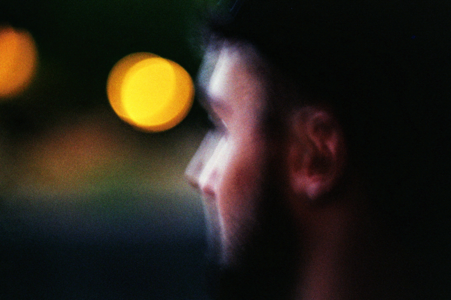 Profil in der Nacht
